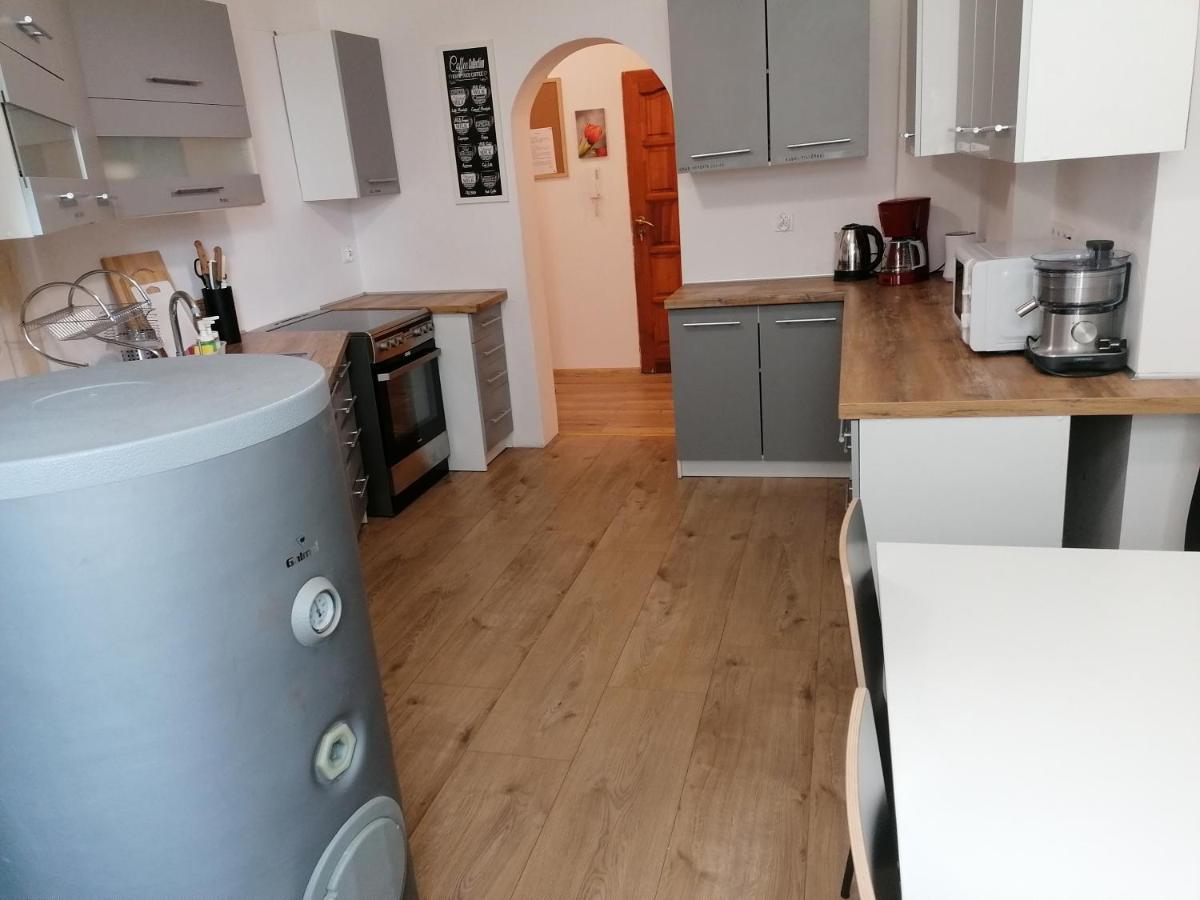 Hostel Tulip - Pokoj Jednoosobowy Nr 1 Ze Wspolna Lazienka I Kuchnia Щецин Екстер'єр фото