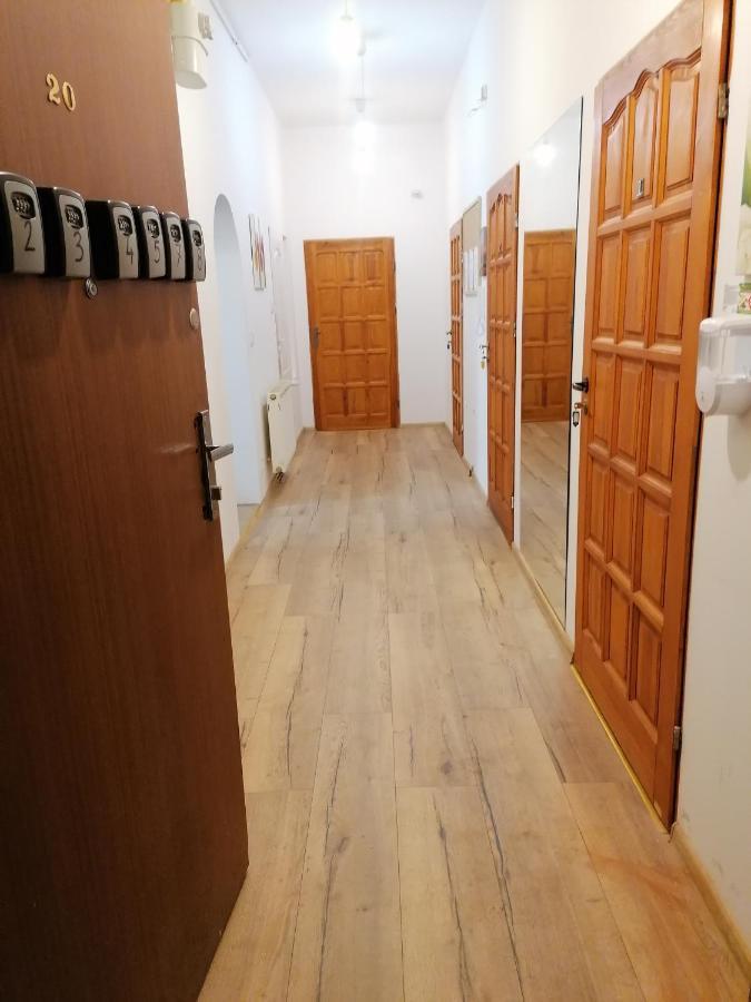 Hostel Tulip - Pokoj Jednoosobowy Nr 1 Ze Wspolna Lazienka I Kuchnia Щецин Екстер'єр фото