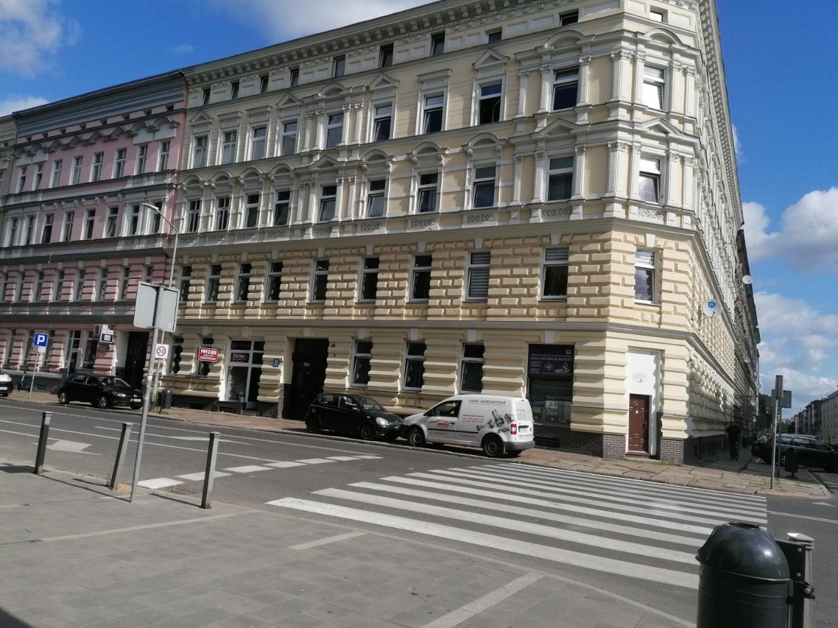 Hostel Tulip - Pokoj Jednoosobowy Nr 1 Ze Wspolna Lazienka I Kuchnia Щецин Екстер'єр фото