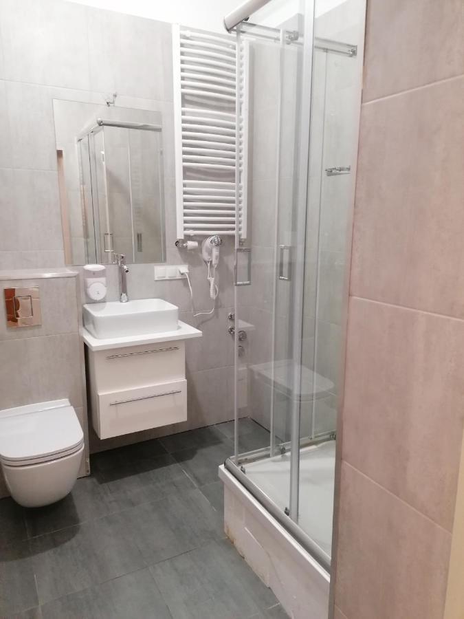 Hostel Tulip - Pokoj Jednoosobowy Nr 1 Ze Wspolna Lazienka I Kuchnia Щецин Екстер'єр фото