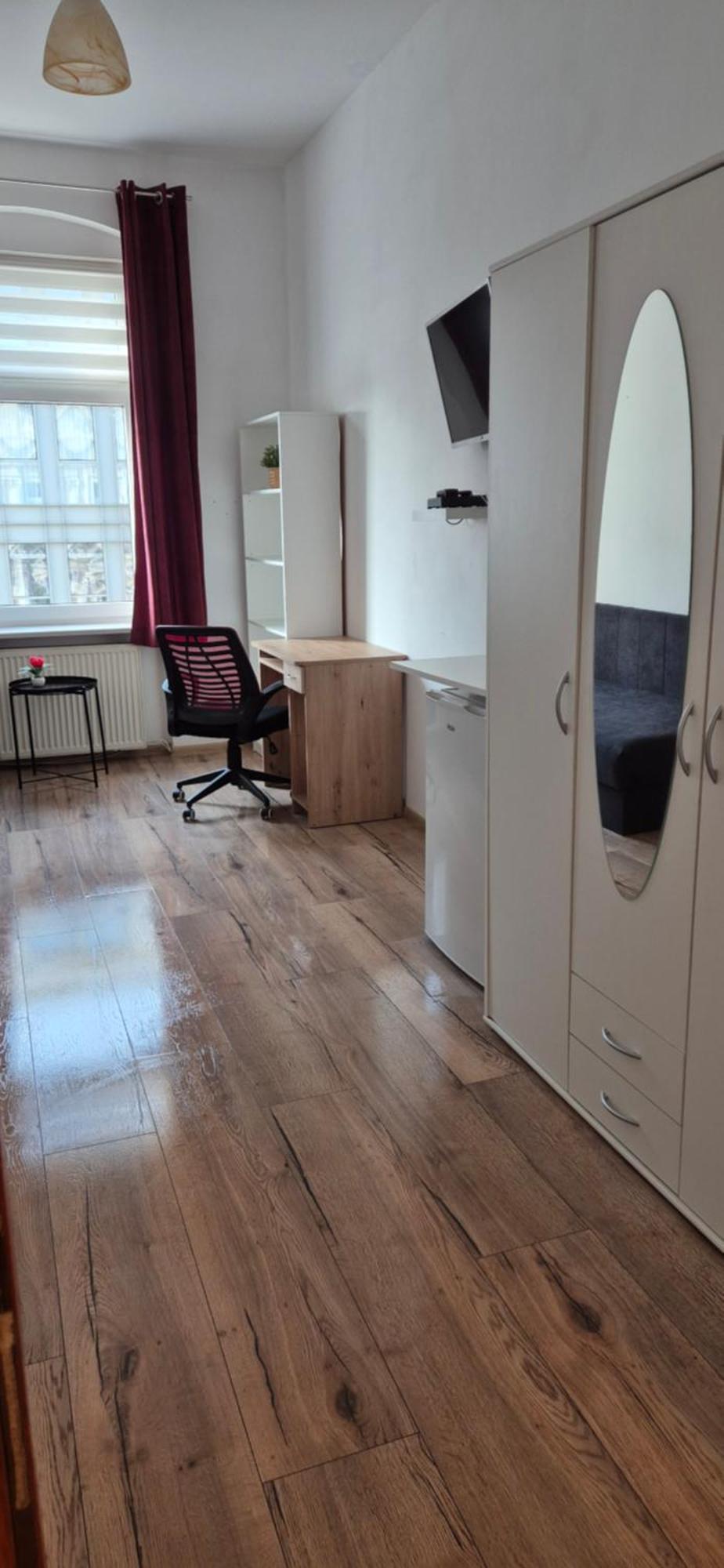 Hostel Tulip - Pokoj Jednoosobowy Nr 1 Ze Wspolna Lazienka I Kuchnia Щецин Екстер'єр фото